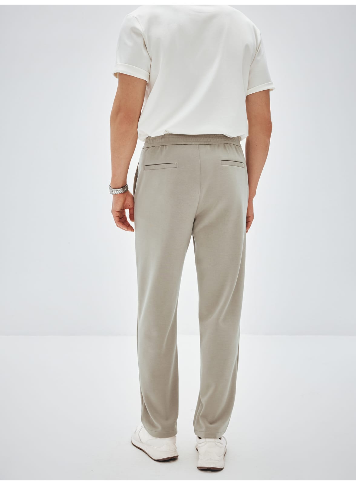 ESSENTIAL EVERYDAY STRAIGHT-LEG  MEN PANTS