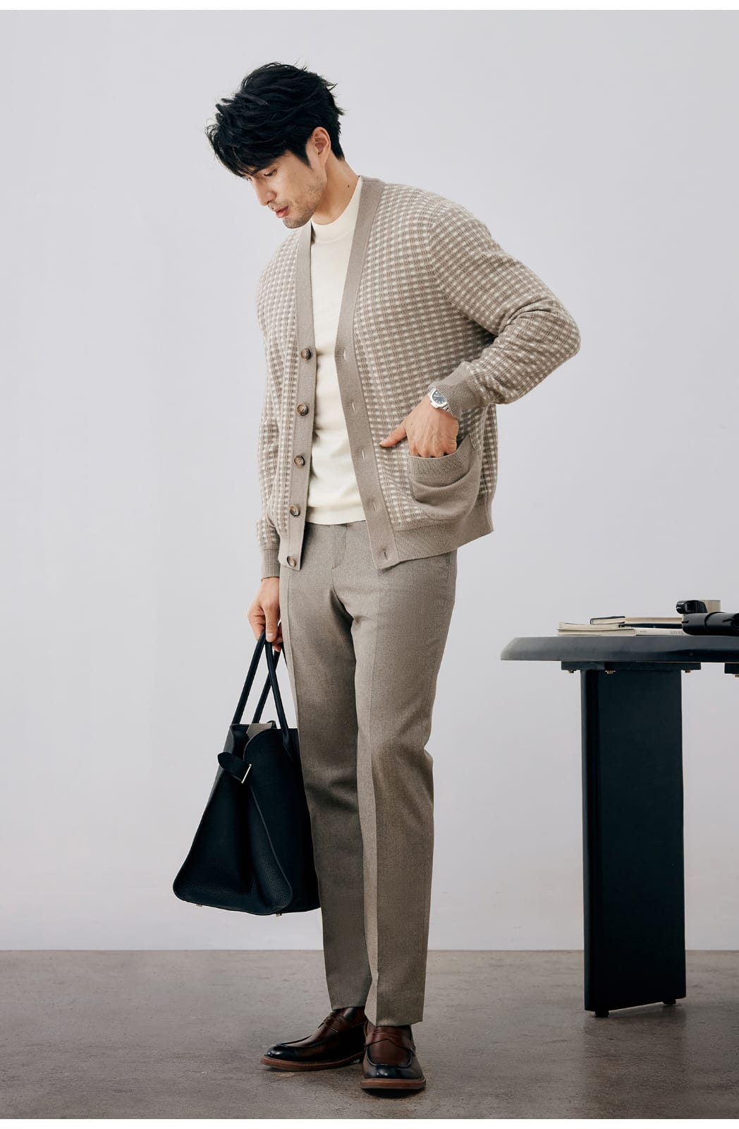 ELEGANT CHECKERED WOOL KNIT LIGHT BROWN CARDIGAN