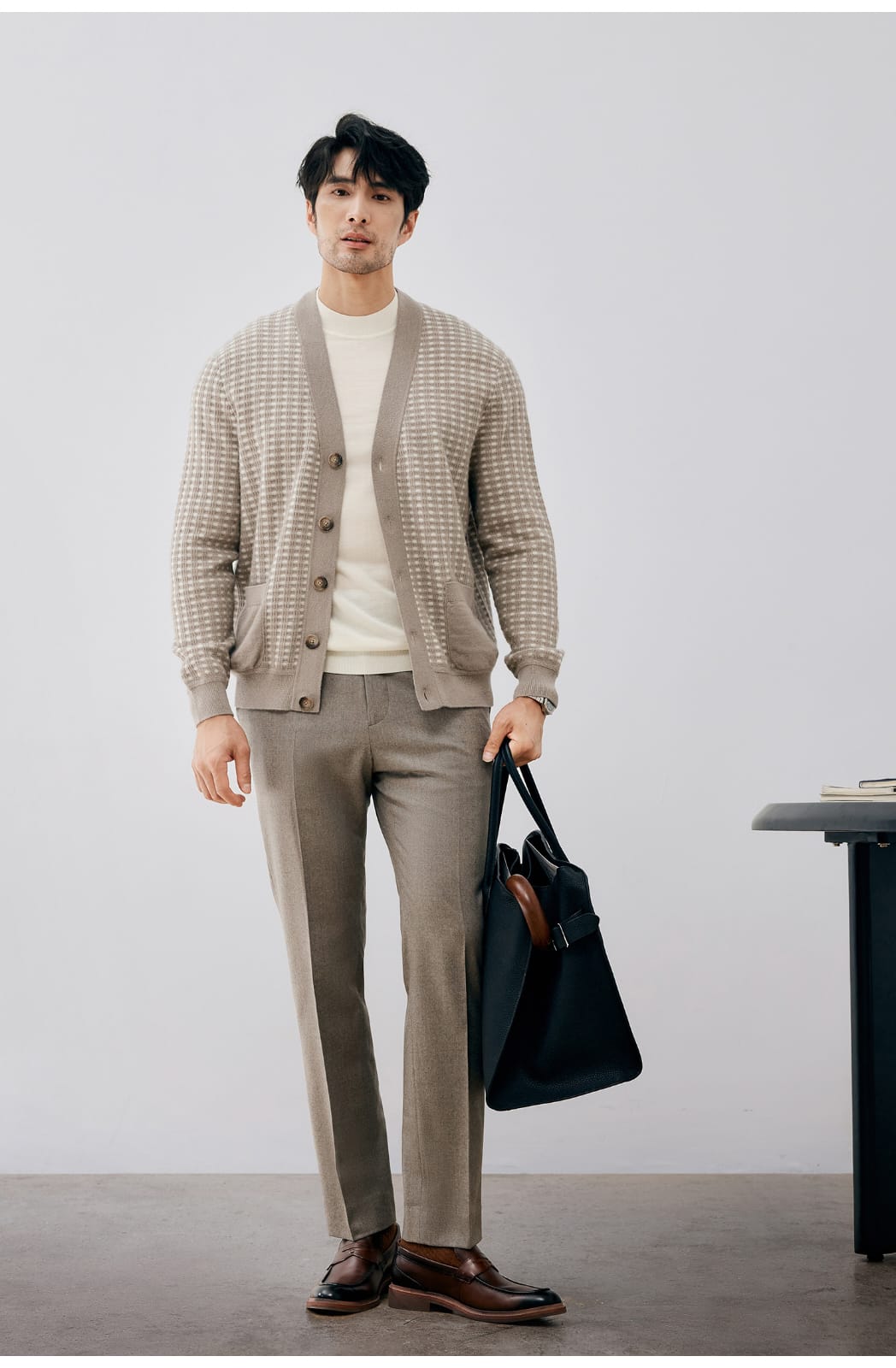 ELEGANT CHECKERED WOOL KNIT LIGHT BROWN CARDIGAN