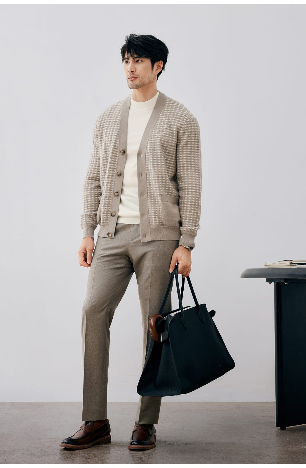 ELEGANT CHECKERED WOOL KNIT LIGHT BROWN CARDIGAN