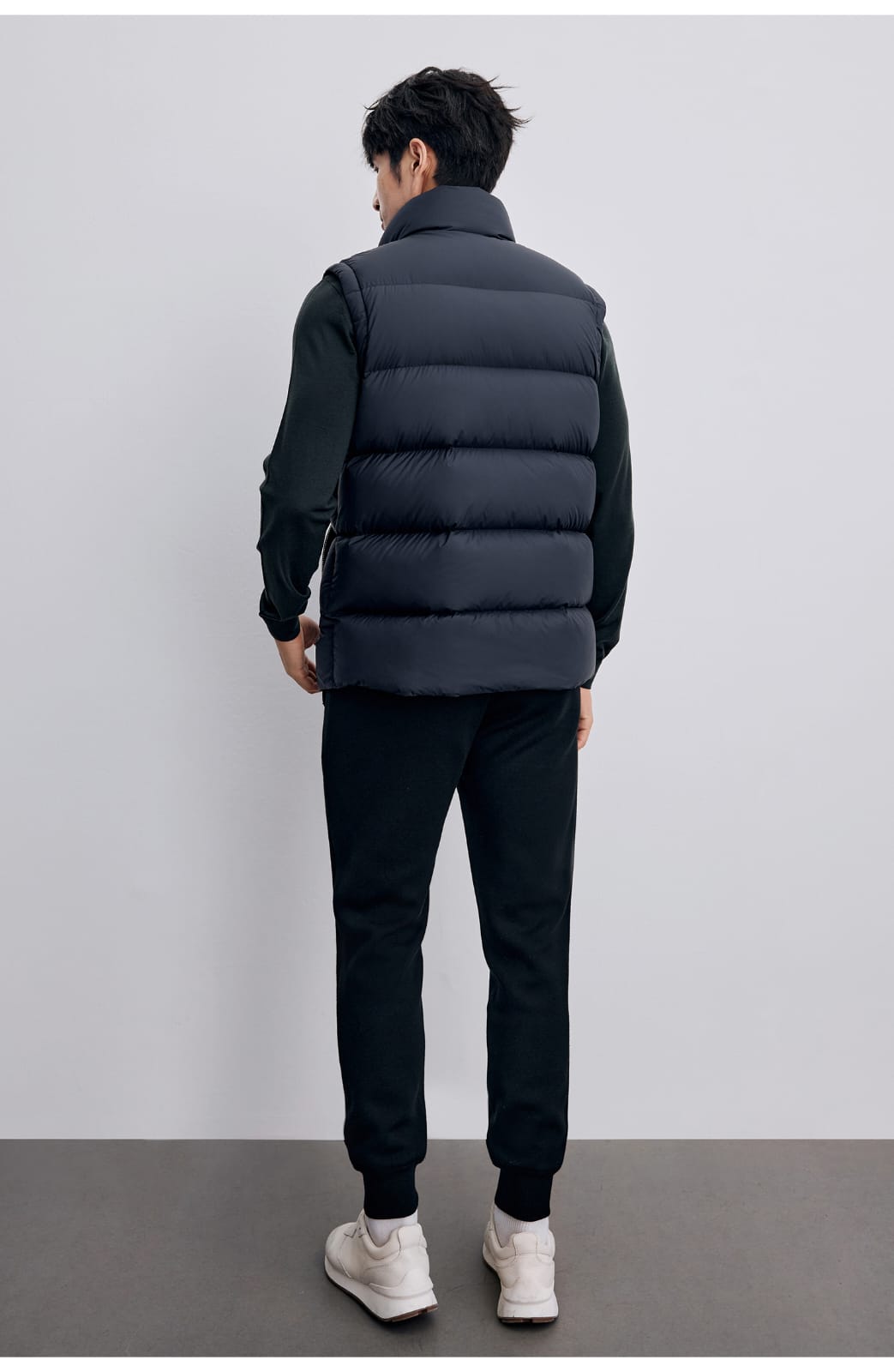 CLASSIC QUILTED DOWN PUFFER VEST