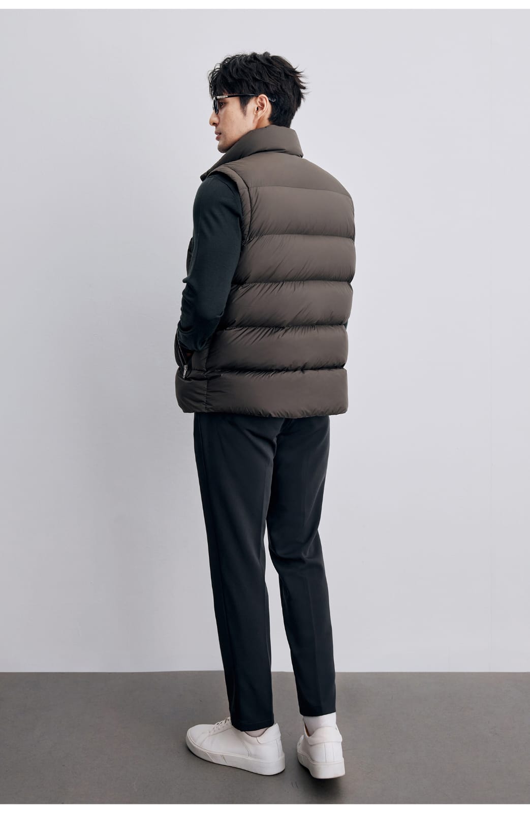 CLASSIC QUILTED DOWN PUFFER VEST