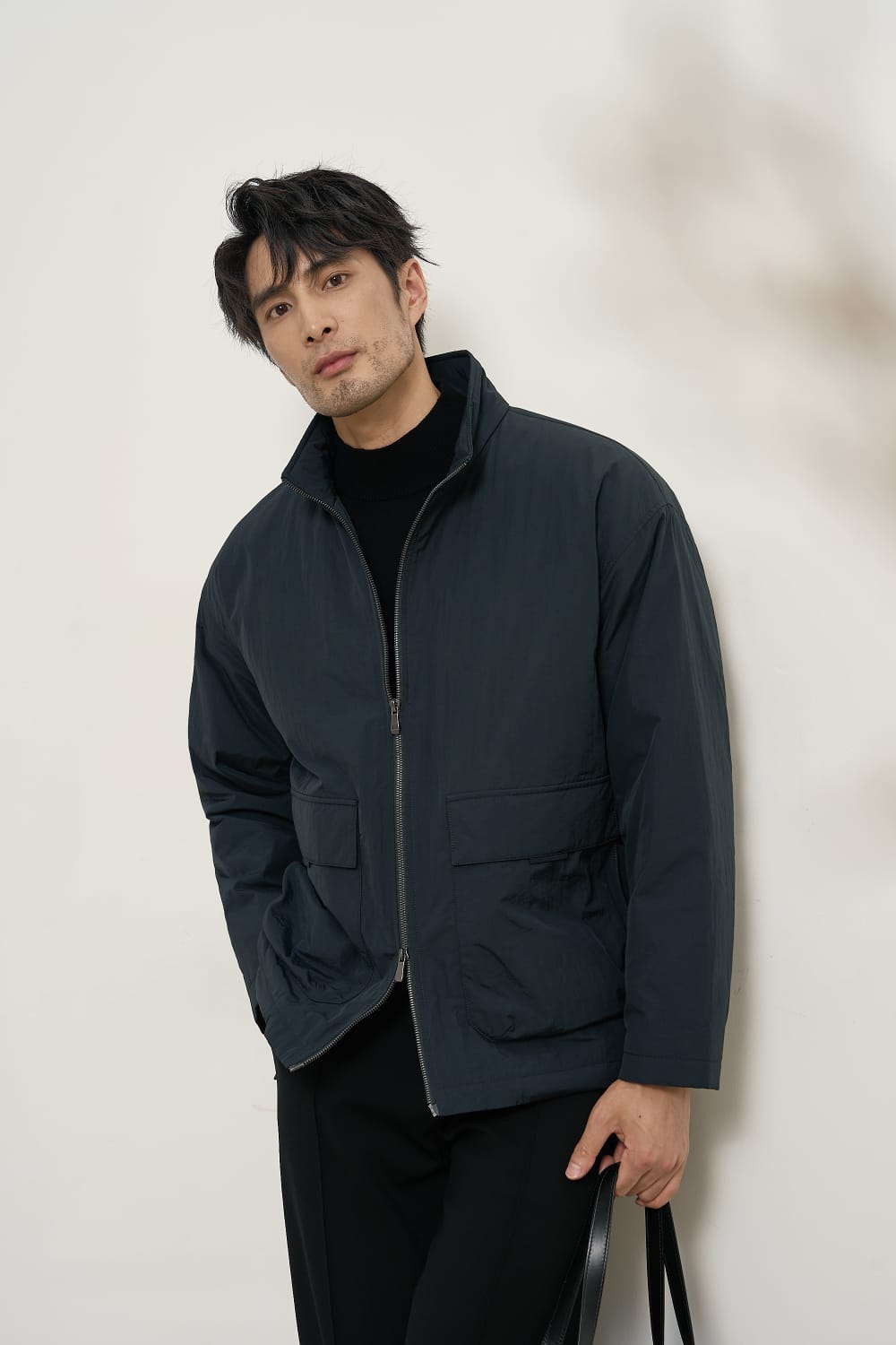 MODERN LIGHTWEIGHT STAND COLLAR WINTER ZIPPED BLACK JACKET