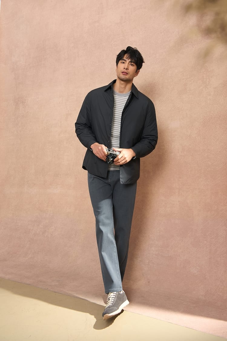 MINIMAL BUTTON-UP LIGHTWEIGHT WINTER BLACK JACKET