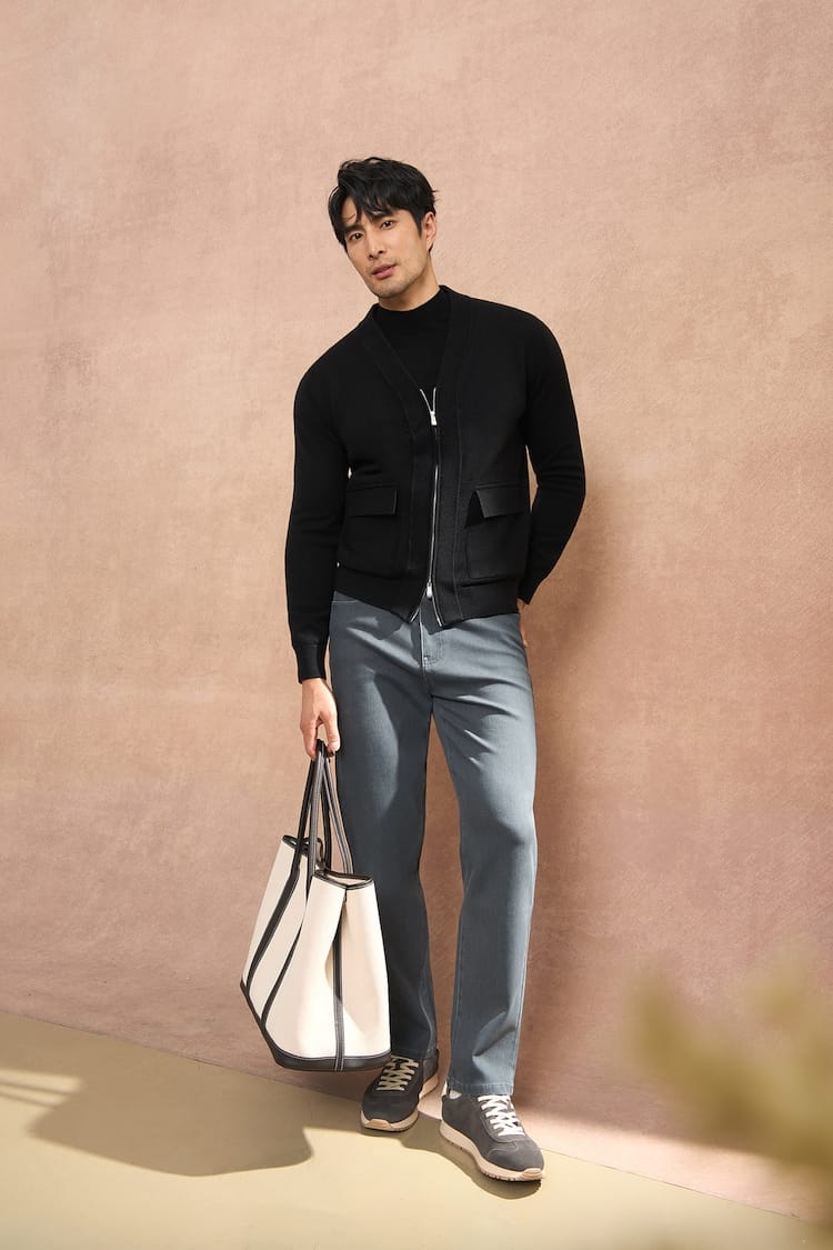 MINIMALIST FULL ZIP KNIT BLACK CARDIGAN