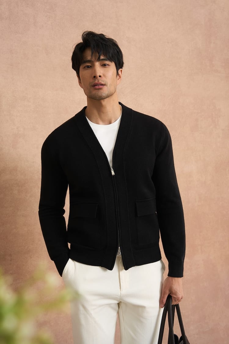 MINIMALIST FULL ZIP KNIT BLACK CARDIGAN