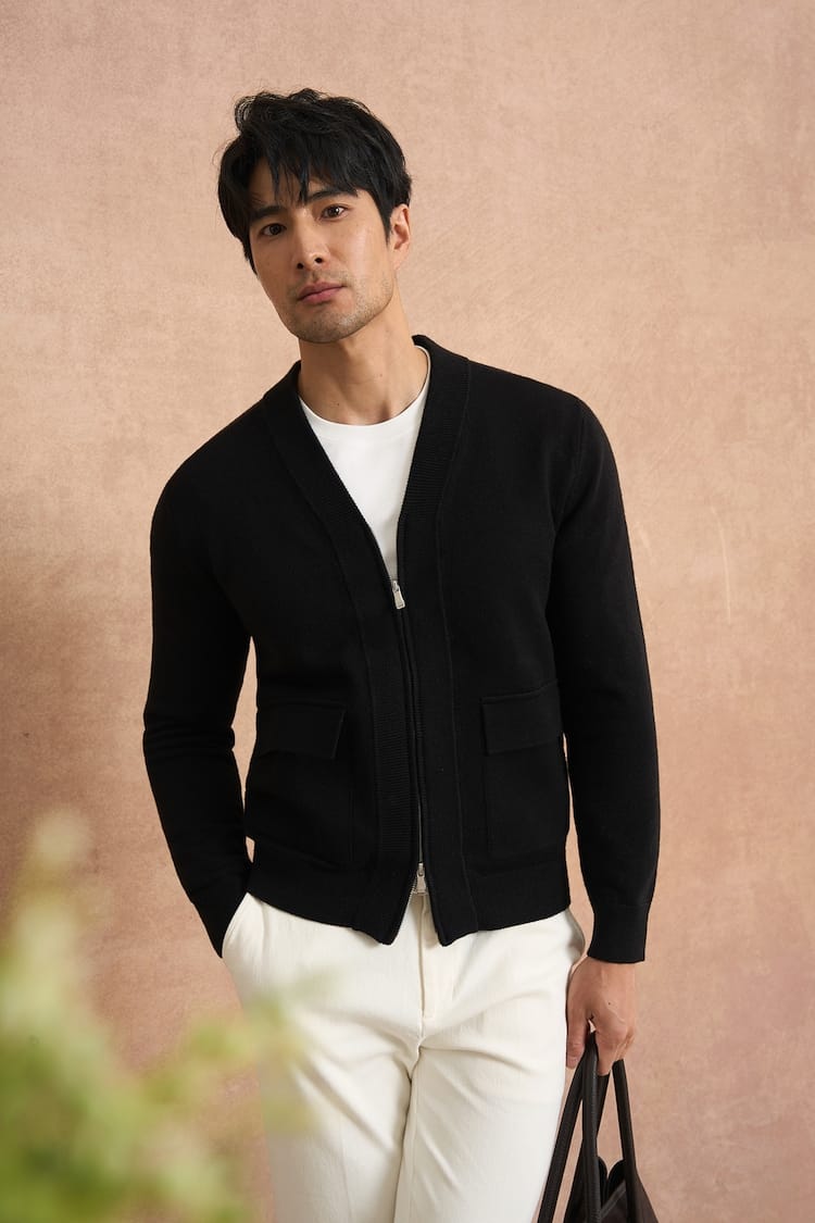 MINIMALIST FULL ZIP KNIT BLACK CARDIGAN