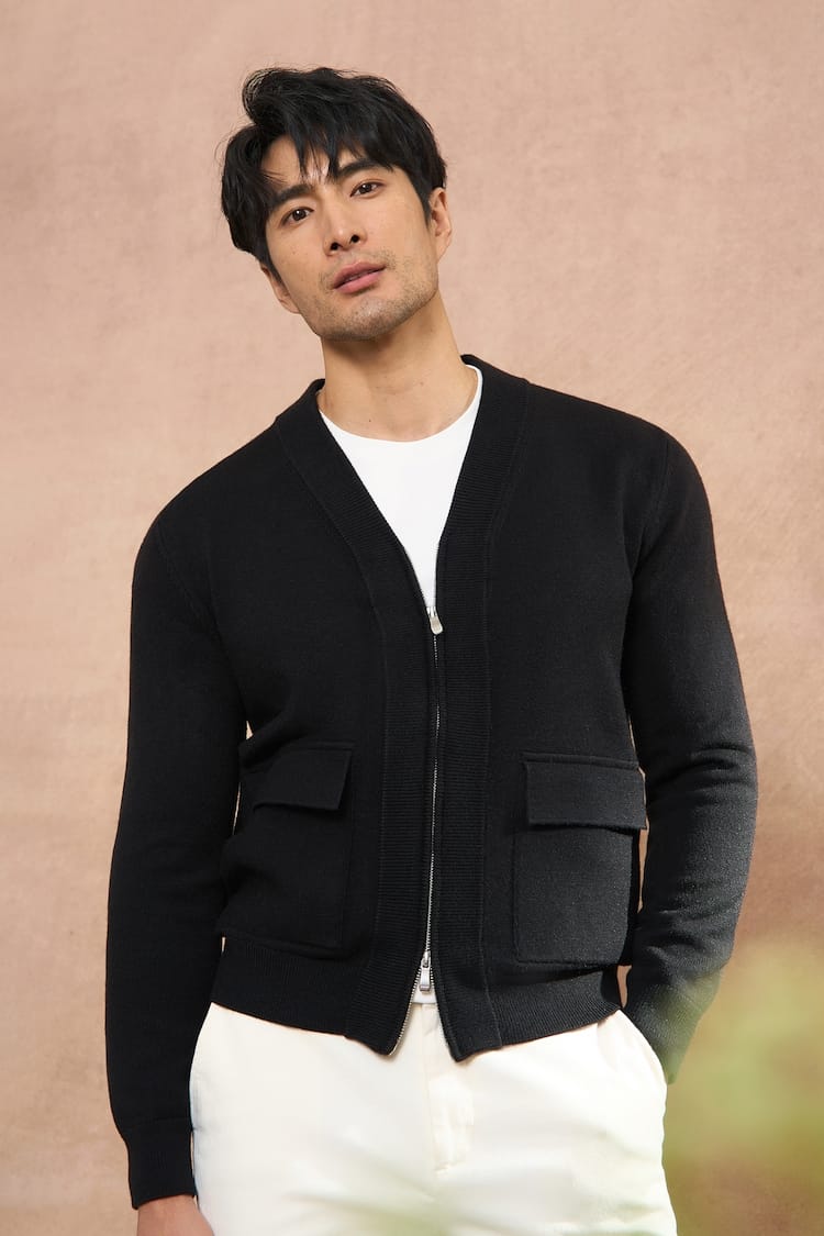 MINIMALIST FULL ZIP KNIT BLACK CARDIGAN