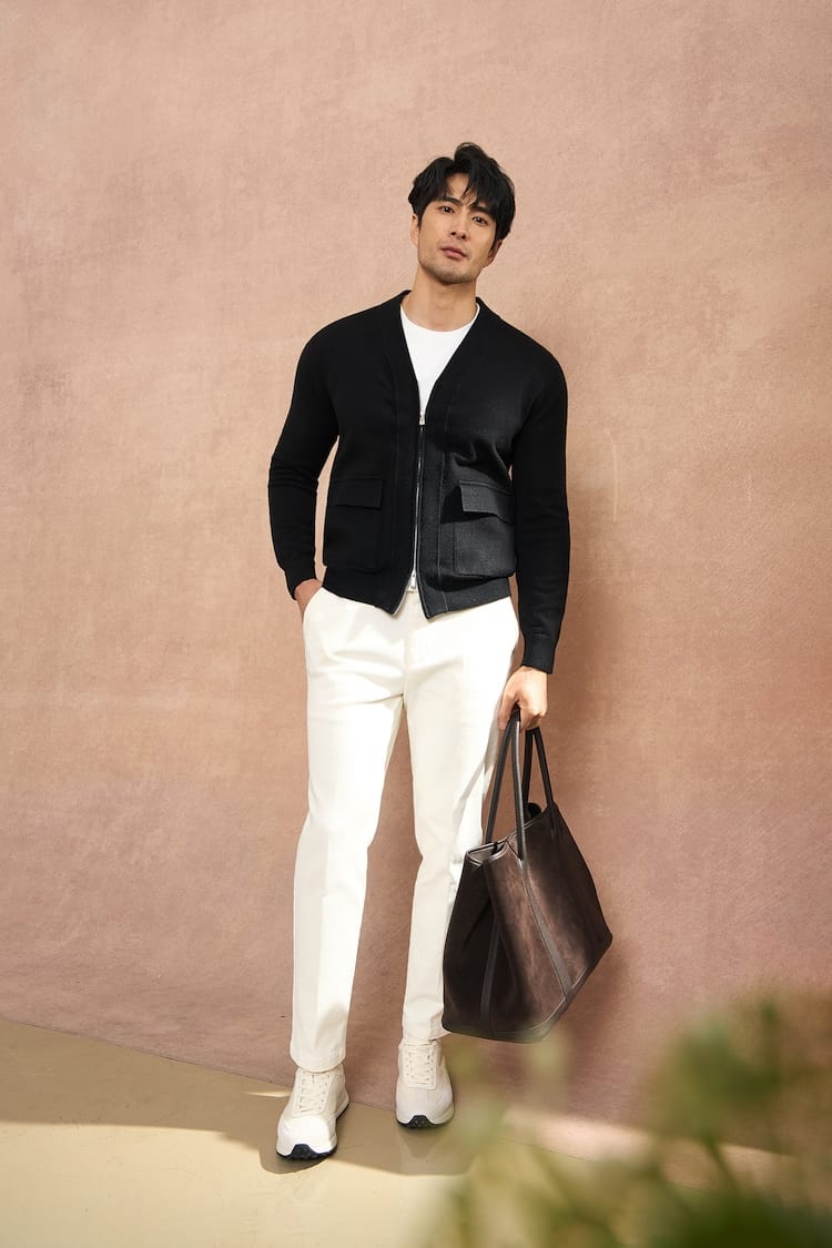 MINIMALIST FULL ZIP KNIT BLACK CARDIGAN