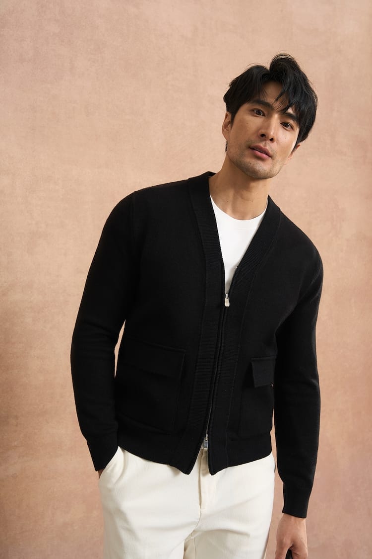 MINIMALIST FULL ZIP KNIT BLACK CARDIGAN