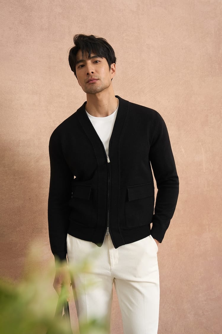 MINIMALIST FULL ZIP KNIT BLACK CARDIGAN